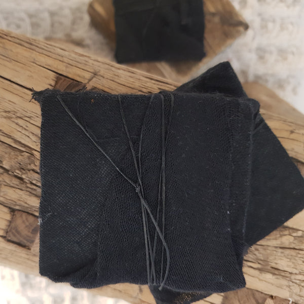 סבון ריחני מרובע אפור כהה