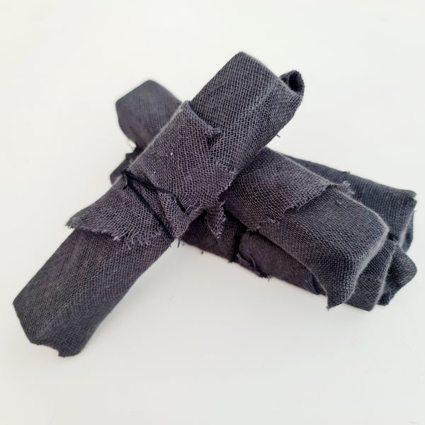 פס סבון אפור כהה