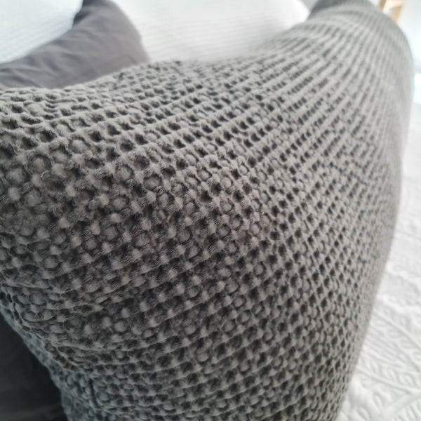 כרית 160/50 פיקה סטונווש פחם