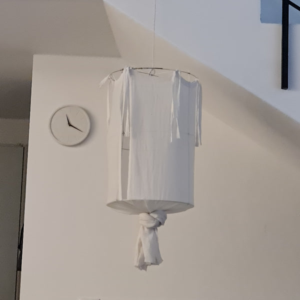 מנורת בד לבנה 70×50