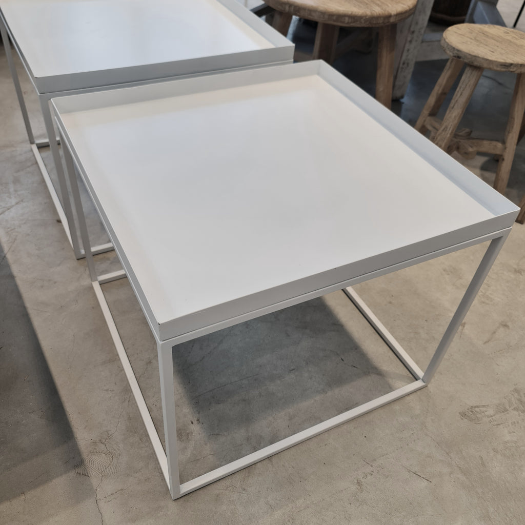 שולחן מתכת מגש לבן