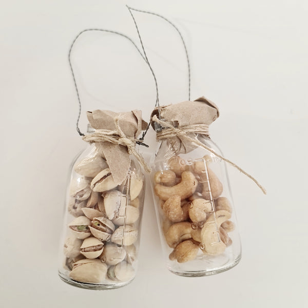 זוג צנצנות פיצוחים