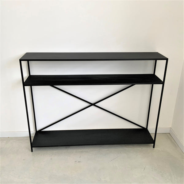 קונסולת מתכת