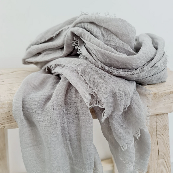 צעיף אפור חם