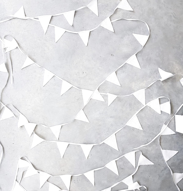 שרשראות דגלונים